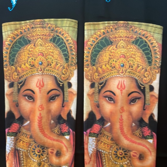 Sleeves - yellow pair worn once, X-Mas themed never worn. Fun way to keep warm! - Picture 10 of 14